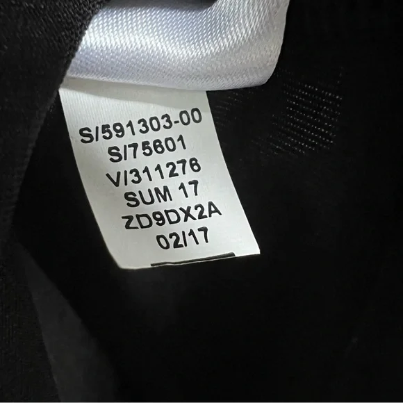 Athleta Women’s Black 2 in 1 Attached Cross Back Bra and Tank Top, Size Small - Picture 7 of 8